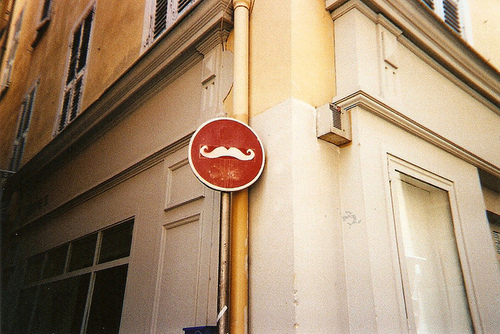 moustache 