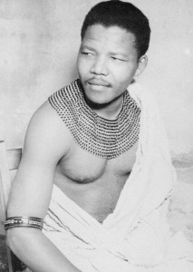 nelson-mandela-in-traditional-clothing